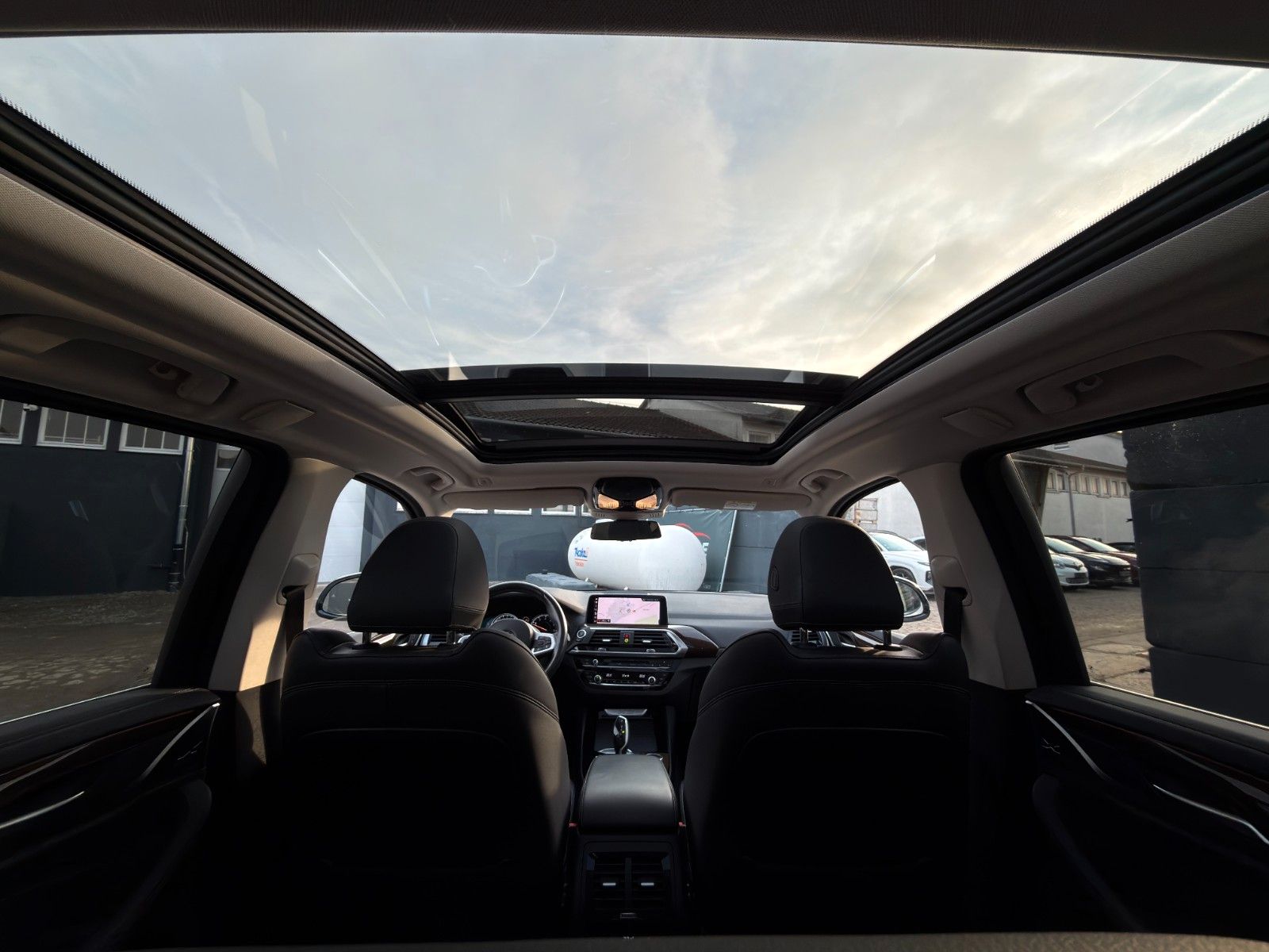 Fahrzeugabbildung BMW X3 xDrive 30i Luxury Line Pano Akustik Komf. HuD