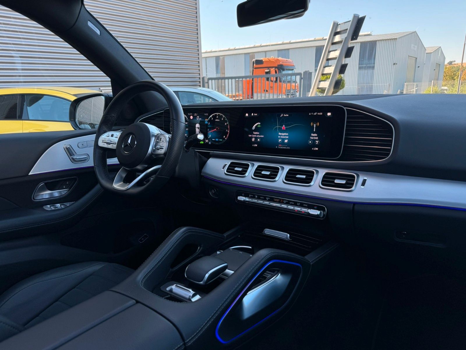 Fahrzeugabbildung Mercedes-Benz GLE 450 4M AMG+Distr+Pano+Night