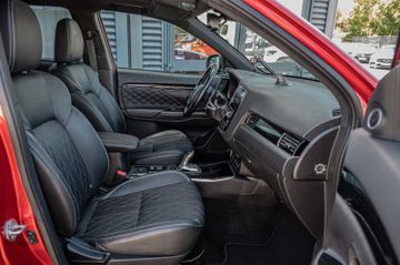 Fahrzeugabbildung Mitsubishi Outlander PHEV Top 4WD|