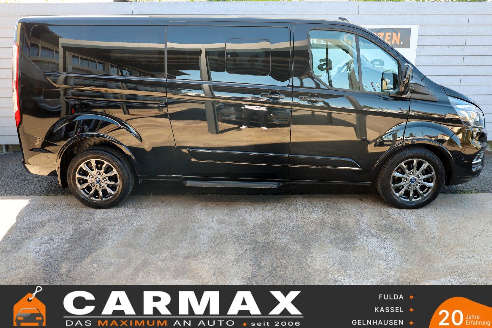 Fahrzeugabbildung Ford Tourneo Custom TITANIUM X 8 Si,Leder,Navi,Xenon