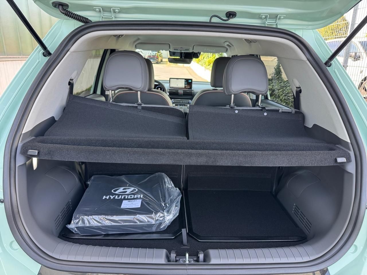 Fahrzeugabbildung Hyundai INSTER LOUNGE SHZ*LHZ*NAVI*CARPLAY*USB*