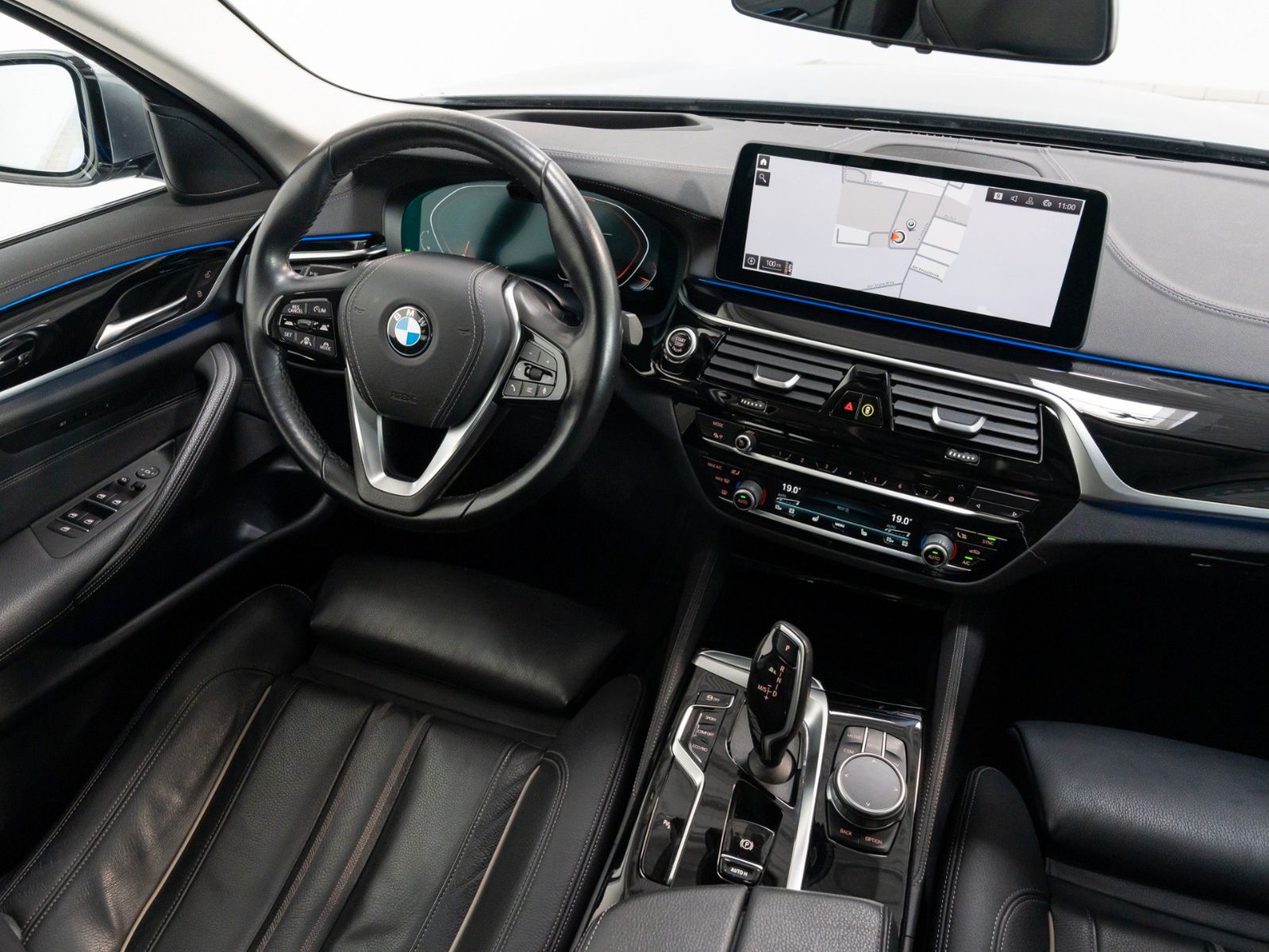 Fahrzeugabbildung BMW 520i Luxury Line Laser Memory Kamera DAB Panoram