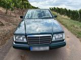 Mercedes-Benz W124 E200 Cabrio, Classic Data 2+ - Mercedes-Benz E 200: W124