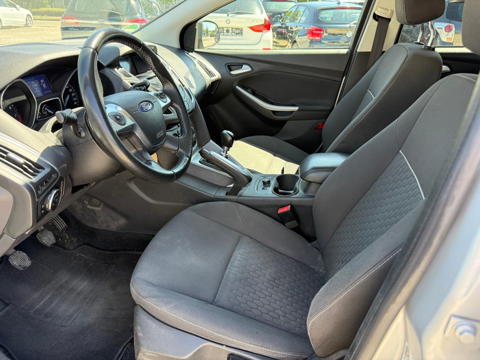 Ford Focus 2013 — photo 9