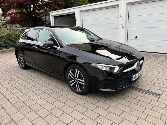 MERCEDES-BENZ A 180 -