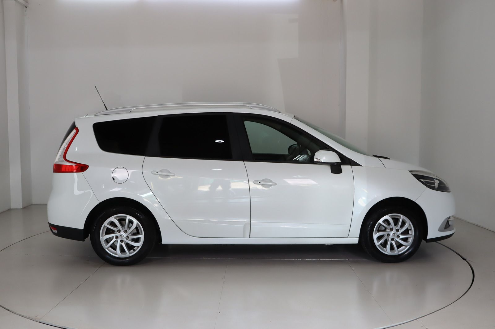 Fahrzeugabbildung Renault Grand Scénic * Navi * Sitzhzg. * Keyless