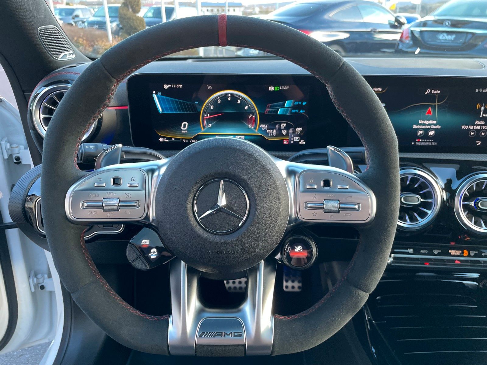 Fahrzeugabbildung Mercedes-Benz CLA 45 S AMG+Aero+Pano+HUD+Burm+Memory+MultiB
