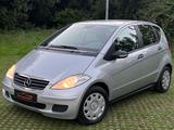 Mercedes-Benz A170 Automatik *Klima *Einparkhilfe vorne&hinten - aus 2005: Van
