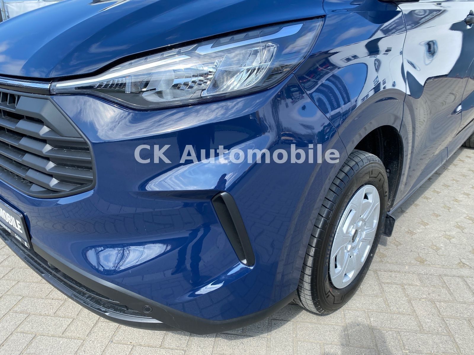 Fahrzeugabbildung Ford Transit Custom Kombi 2.0 Trend/9Sitze/Kamera