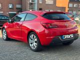 Opel Astra J GTC Edition - Opel Astra: Rot
