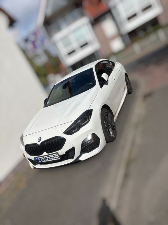 Image of BMW 218