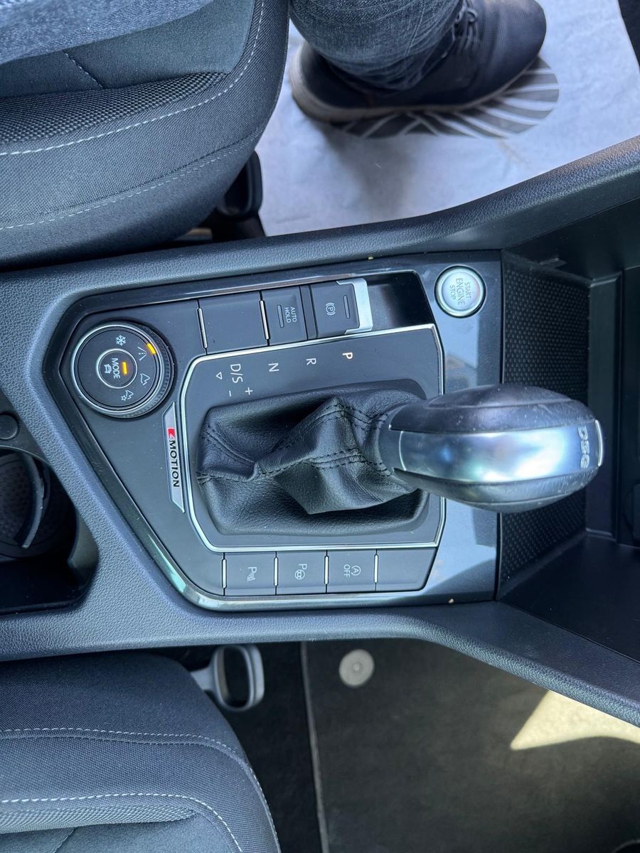 Fahrzeugabbildung Volkswagen Tiguan Highline 4Motion LED+AHK+Navi+20 Zoll