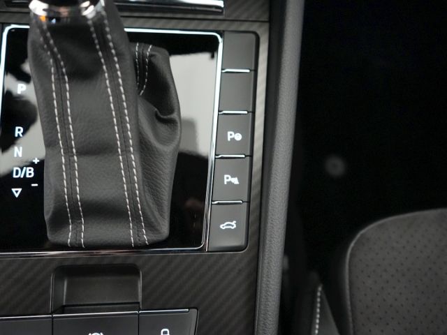 Superb COMBI SPORTLINE iV DSG+AHK+NAVI+LED+RÜCKF