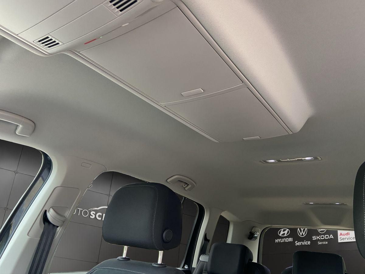 Touran Highline 1.5l TSI DSG LED Navi ACC 7-Sit