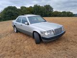 Mercedes-Benz Mercedes Benz 124 - 300 Turbodiesel 6 Zyli... - Mercedes-Benz 300 Turbo mit Diesel-Antrieb