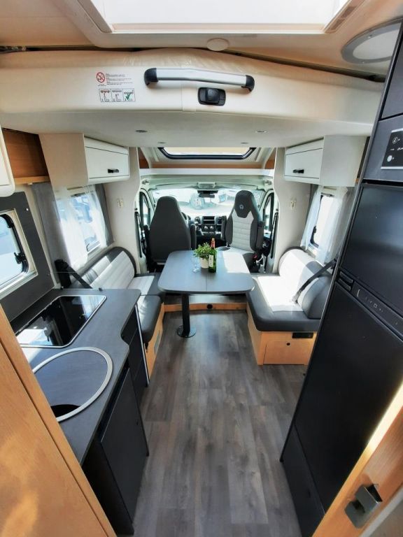Fahrzeugabbildung Sunlight T 68C Adventure Edition Verfüg./Sparen Sie 3.811