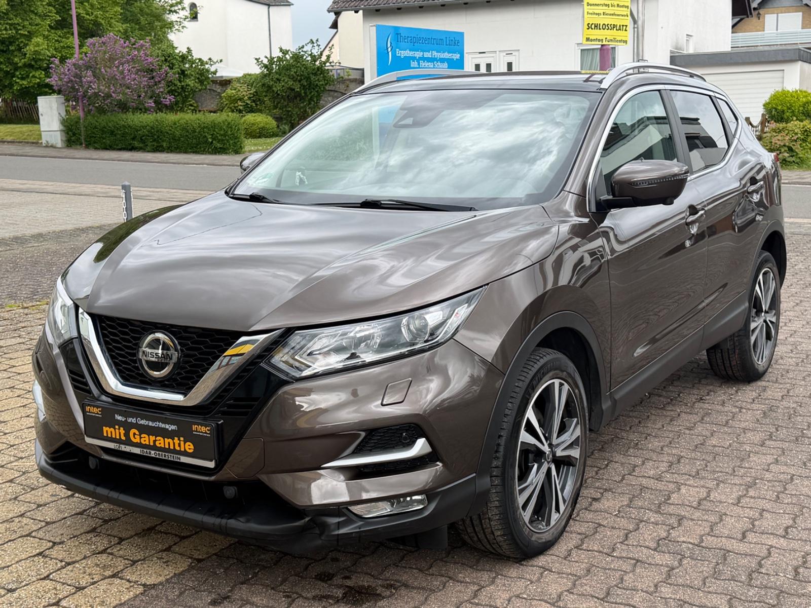Nissan Qashqai N-Connecta+Panorama+Kamera+LED+NAV+1Hand
