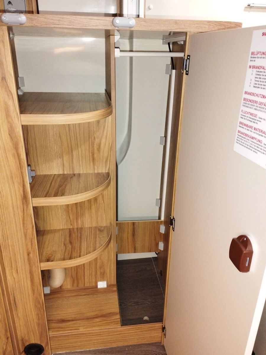 Fahrzeugabbildung Karmann Dexter DE 550 140 PS, Rückfahrkamera