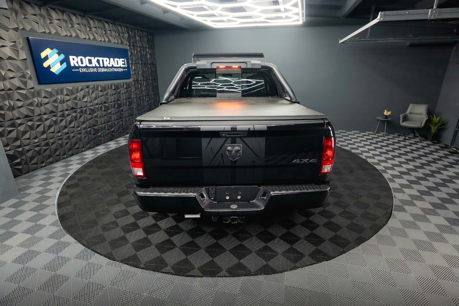 Fahrzeugabbildung Dodge RAM 5.7 V8 HEMI 4x4 OFFROAD Night-Paket *LED*AHK