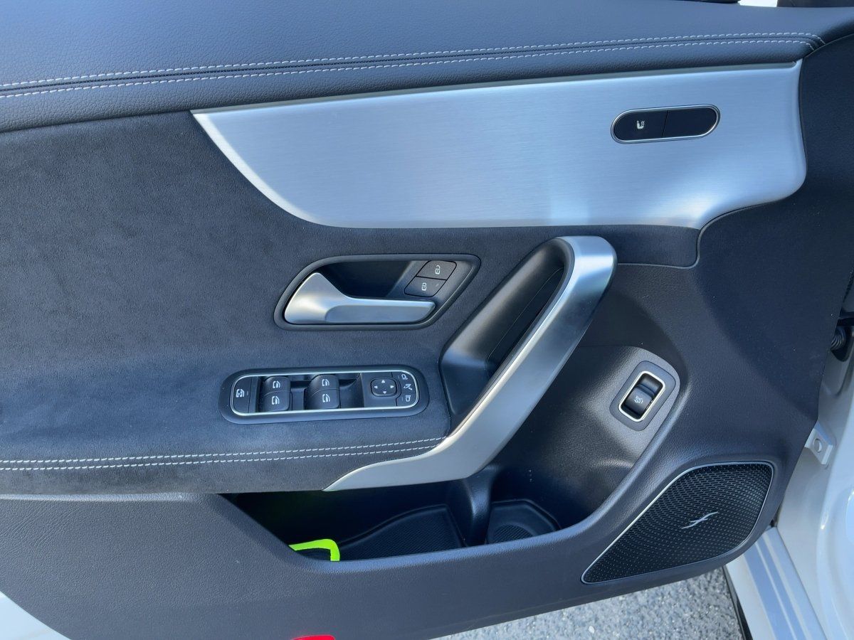 Fahrzeugabbildung Mercedes-Benz CLA 220 d AMG/Night/Kamera/Distr./AHK