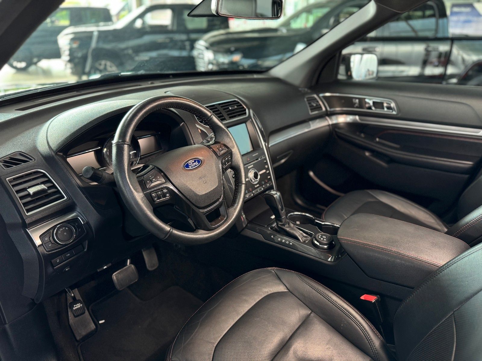Fahrzeugabbildung Ford Explorer Sport 3,5 V6 4WD Automatik 7-Si.  PANO