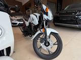 Honda CBF125M - HONDA WEIß CBF 125