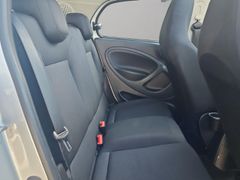 SMART forfour electric drive EQ Faltdach Apple CarPlay