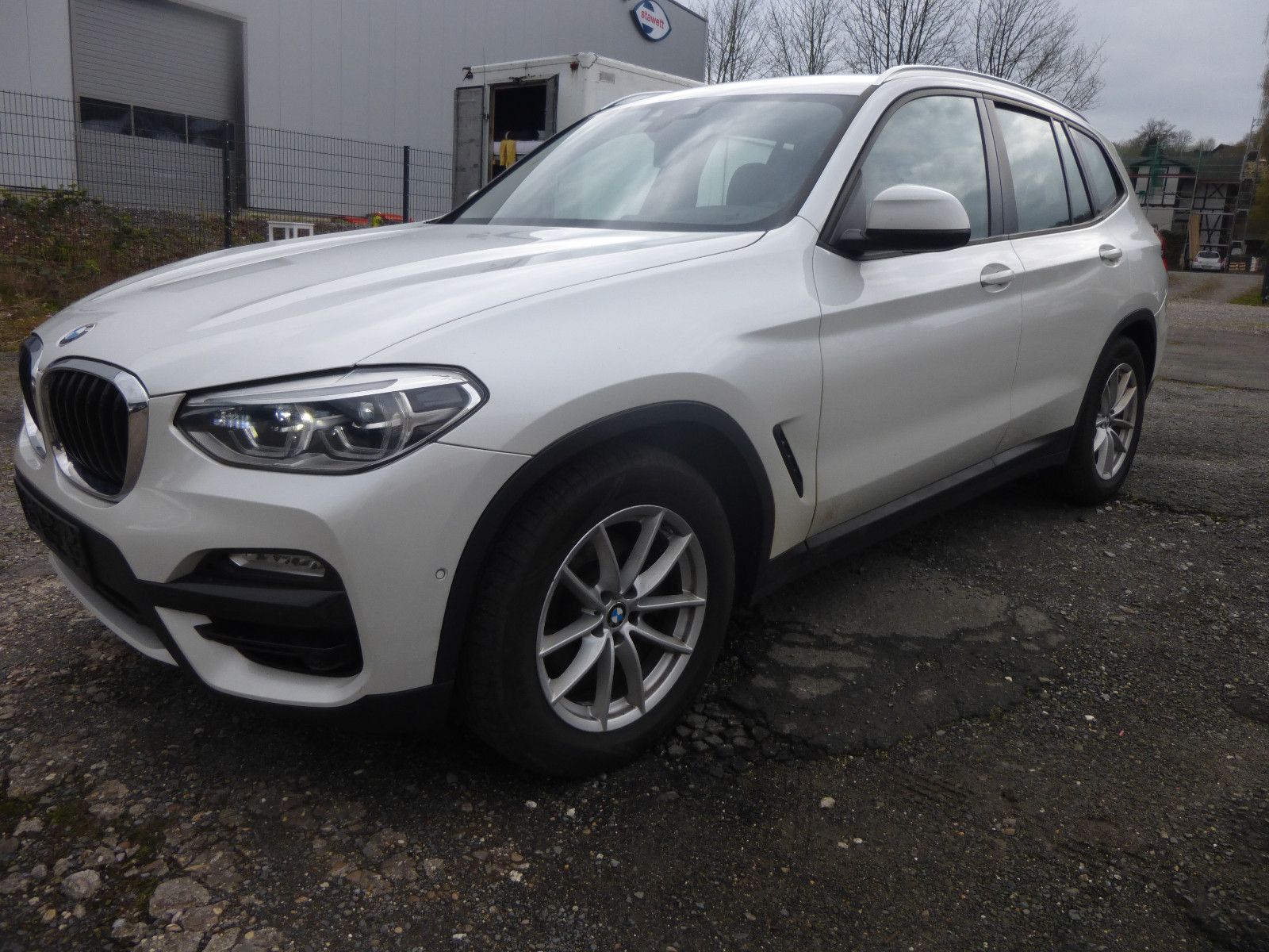BMW X3 xDrive20d ADVANTAGE AUTOM,NAVI,LED,LEDER,HUD