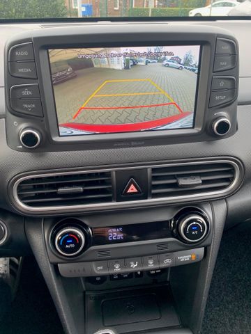 Fahrzeugabbildung Hyundai Kona Premium 2WD+LED+Navi+Kamera+Leder+Head Up