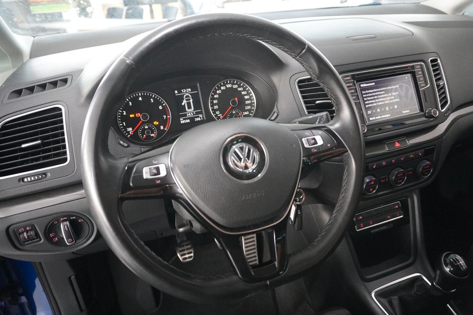 Fahrzeugabbildung Volkswagen Sharan 1.4 TSI JOIN NAVI/SHZ/SPORT/PDC/NEBEL/AHK