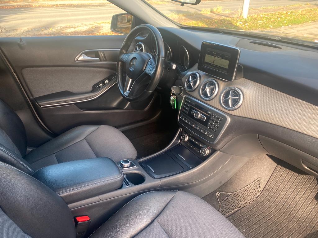 Mercedes-Benz GLA 220