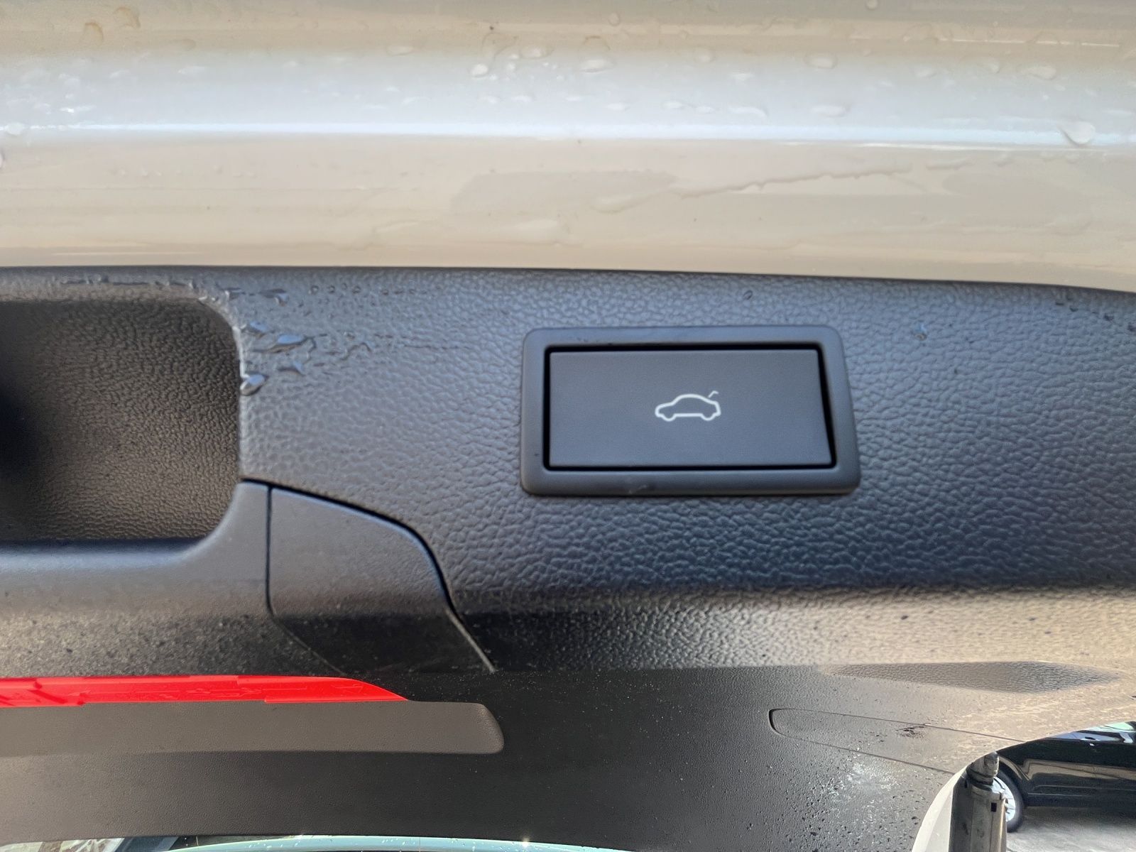 Fahrzeugabbildung Volkswagen Passat 2.0 TDI Elegance DSG LED ACC 18" AHK Lede