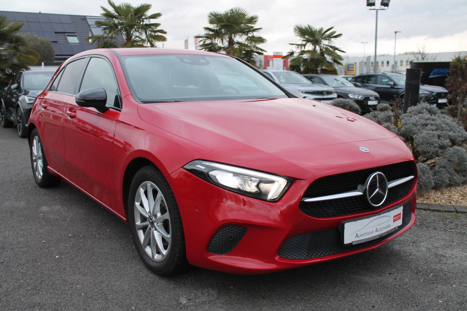 Mercedes-Benz A 200, Automatik, Navi, Kamera, el. Sitze, LED