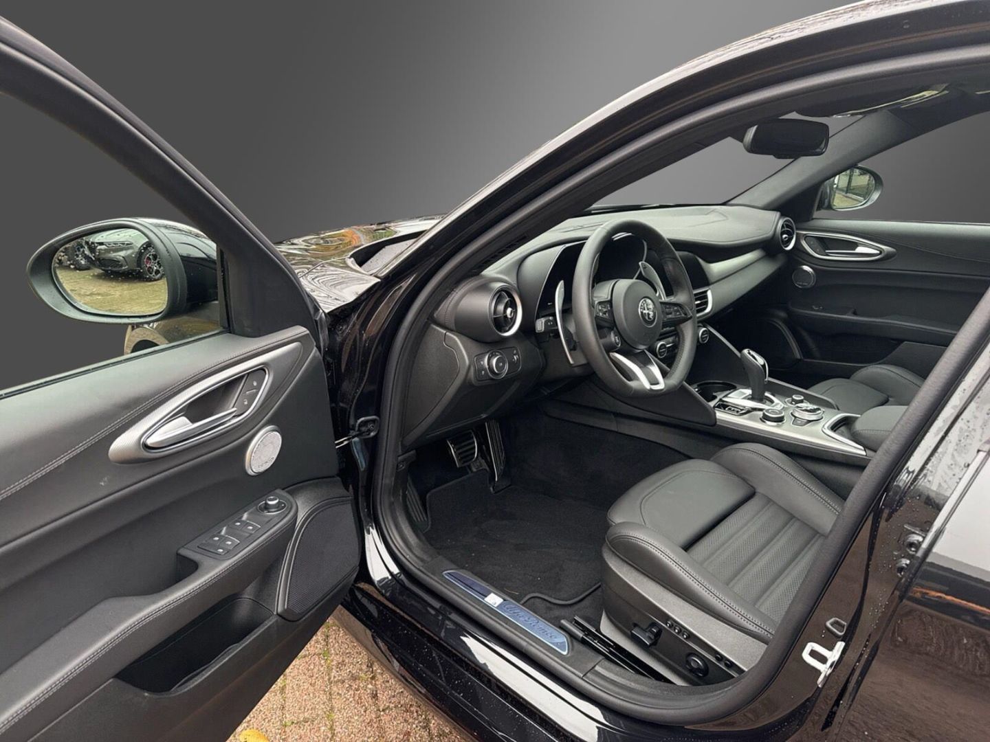 Fahrzeugabbildung Alfa Romeo Giulia 2.0Turbo Q4 Veloce +HARMAN/KARDON+PANORAM