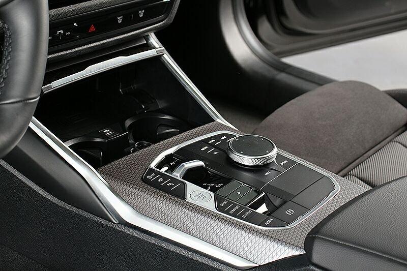 BMW 320d xDr. Aut. M Sportpaket LED ACC HuD Parkassi