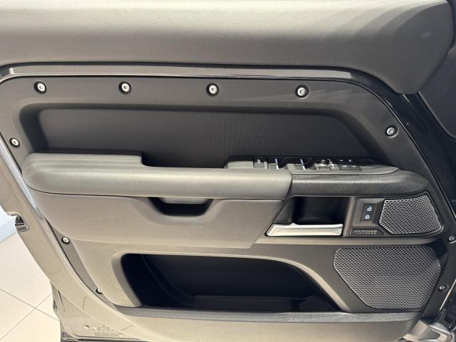 Foto Nummer 12: LAND ROVER Defender