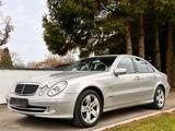 Mercedes-Benz E 500 4matic NAVI/SHZ/SK/AHK - gebrauchte Mercedes-Benz E 500 aus dem Jahr 2004