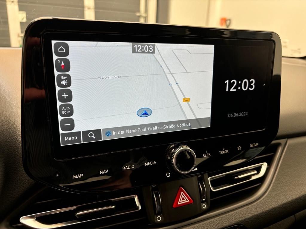 Fahrzeugabbildung Hyundai i30 5-Türer 1.0 T-GDI 6-MT Advantage FLA Navi