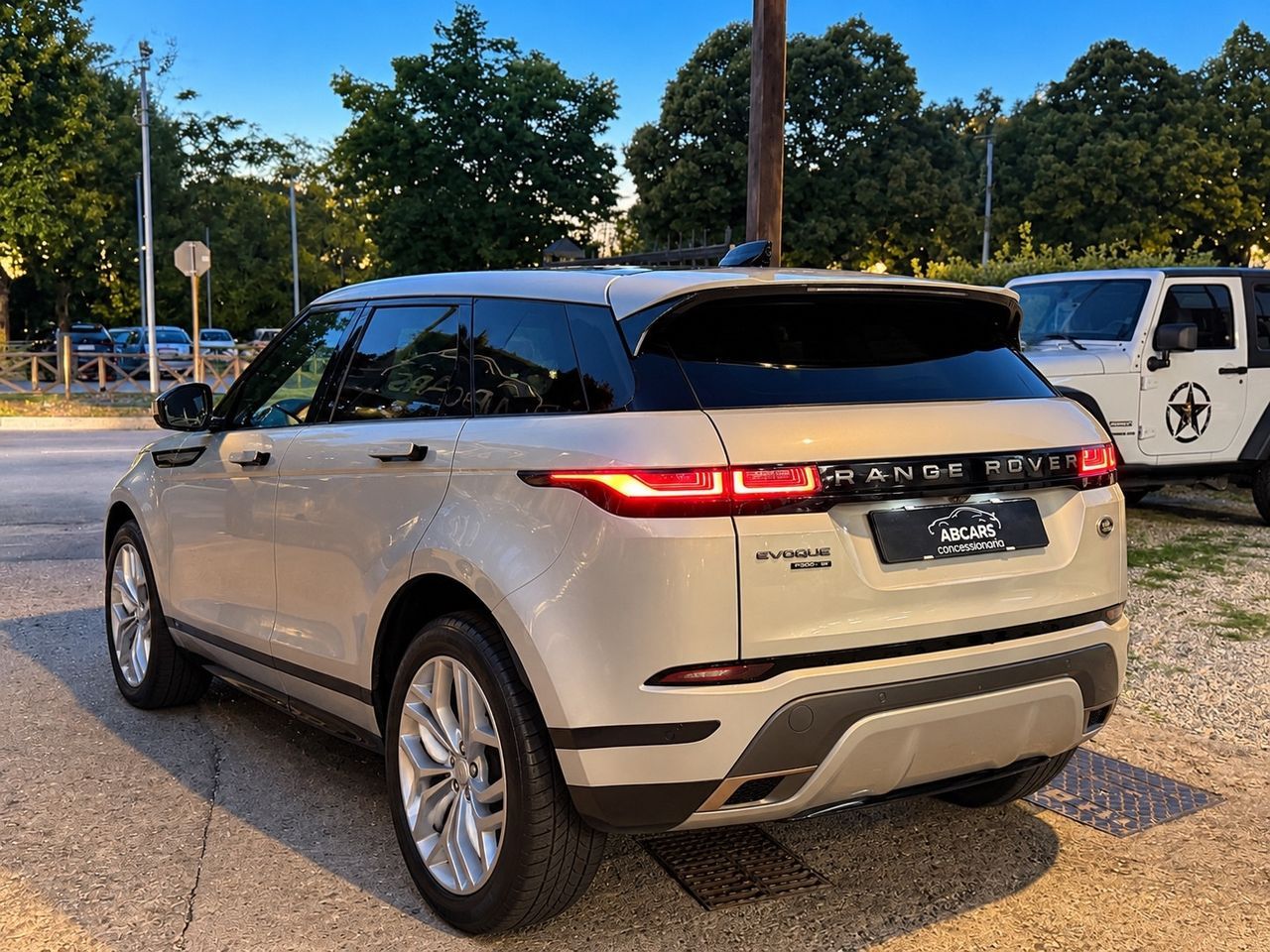 Land Rover Range Evoque 2.0 I4 200 CV AWD Auto R imagem 3