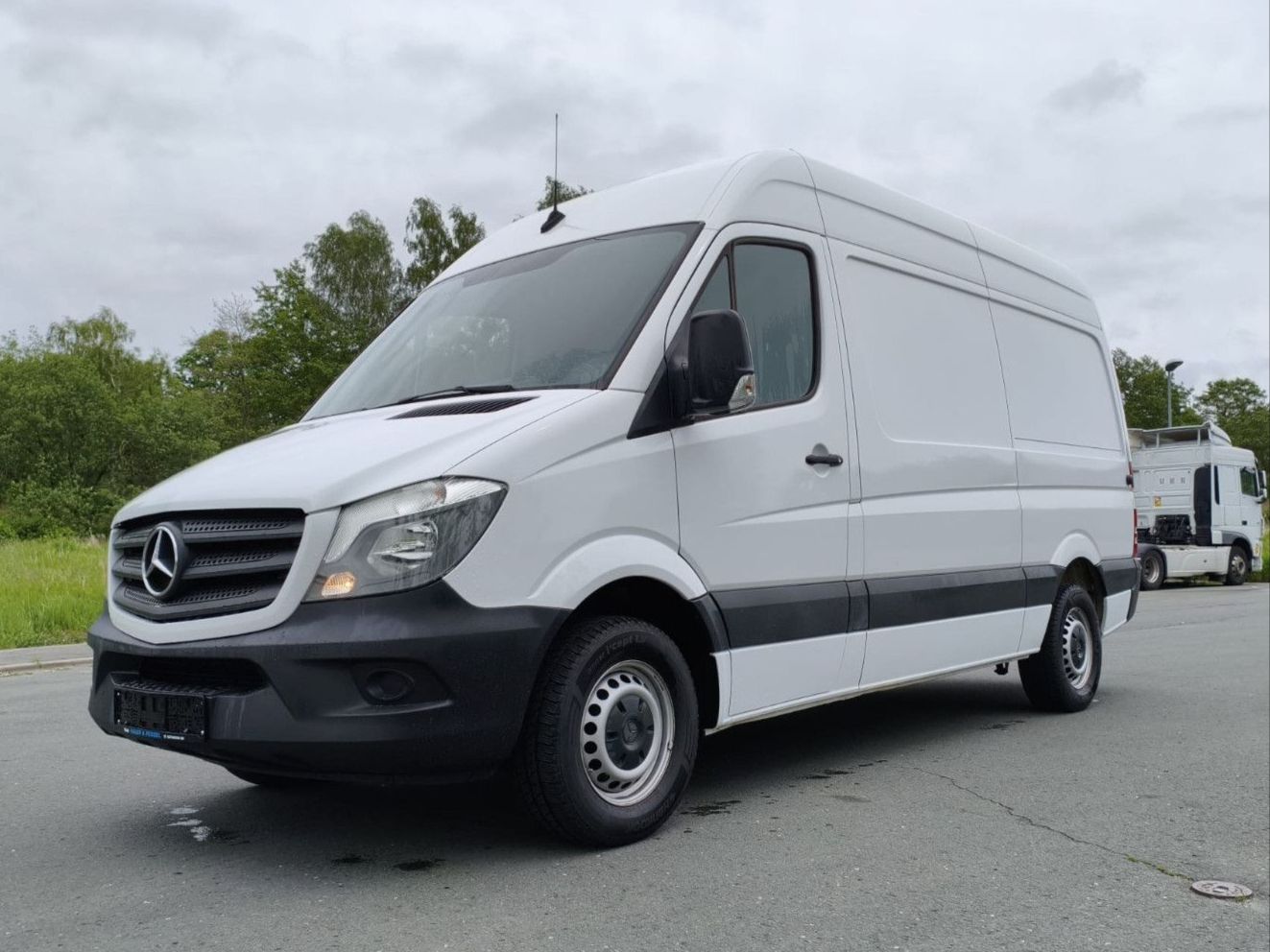 MERCEDES-BENZ Sprinter II Kasten 216 CDI L2 H2