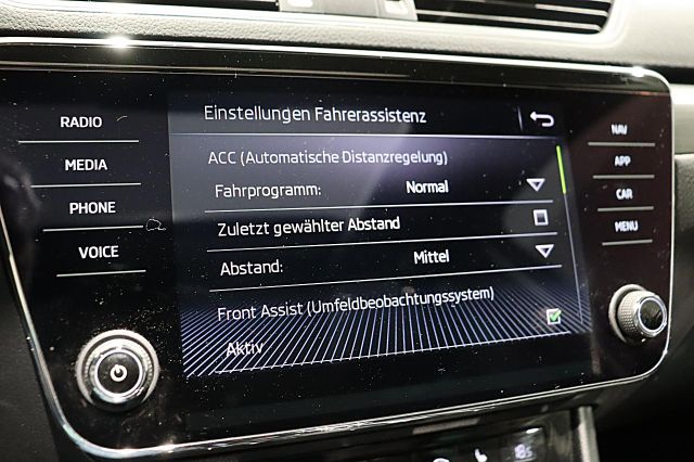 Superb Combi 1.8 TSI Style DSG AHK XENON NAVI KA