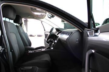 Volkswagen Passat - 8