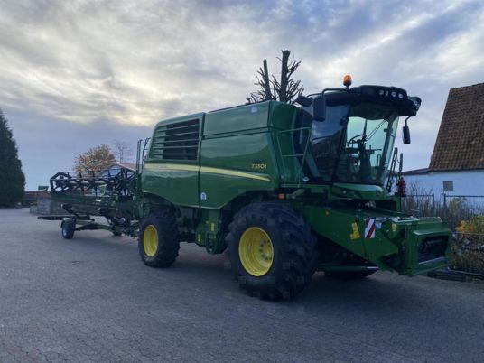 John Deere T550