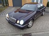Mercedes-Benz Mercedes E 290 TD  Avantgarde Xenon ESD Tu... - Mercedes-Benz E 290 mit Diesel-Antrieb