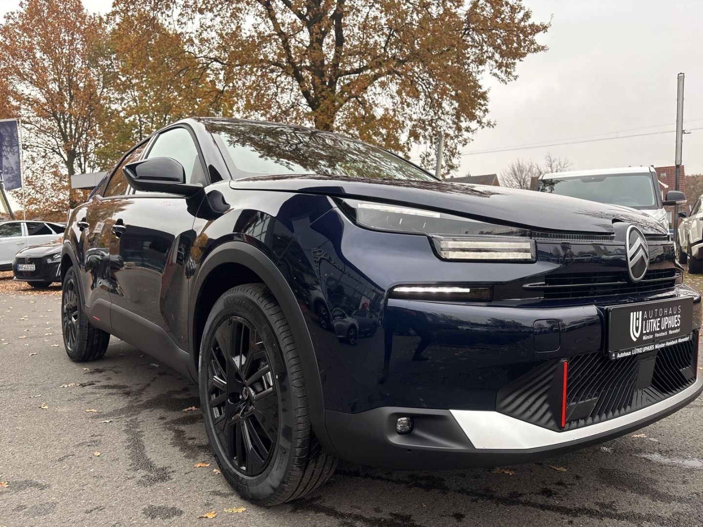 Fahrzeugabbildung Citroën C4 Collection Hybrid 145 Navi LED CarPlay SHZ