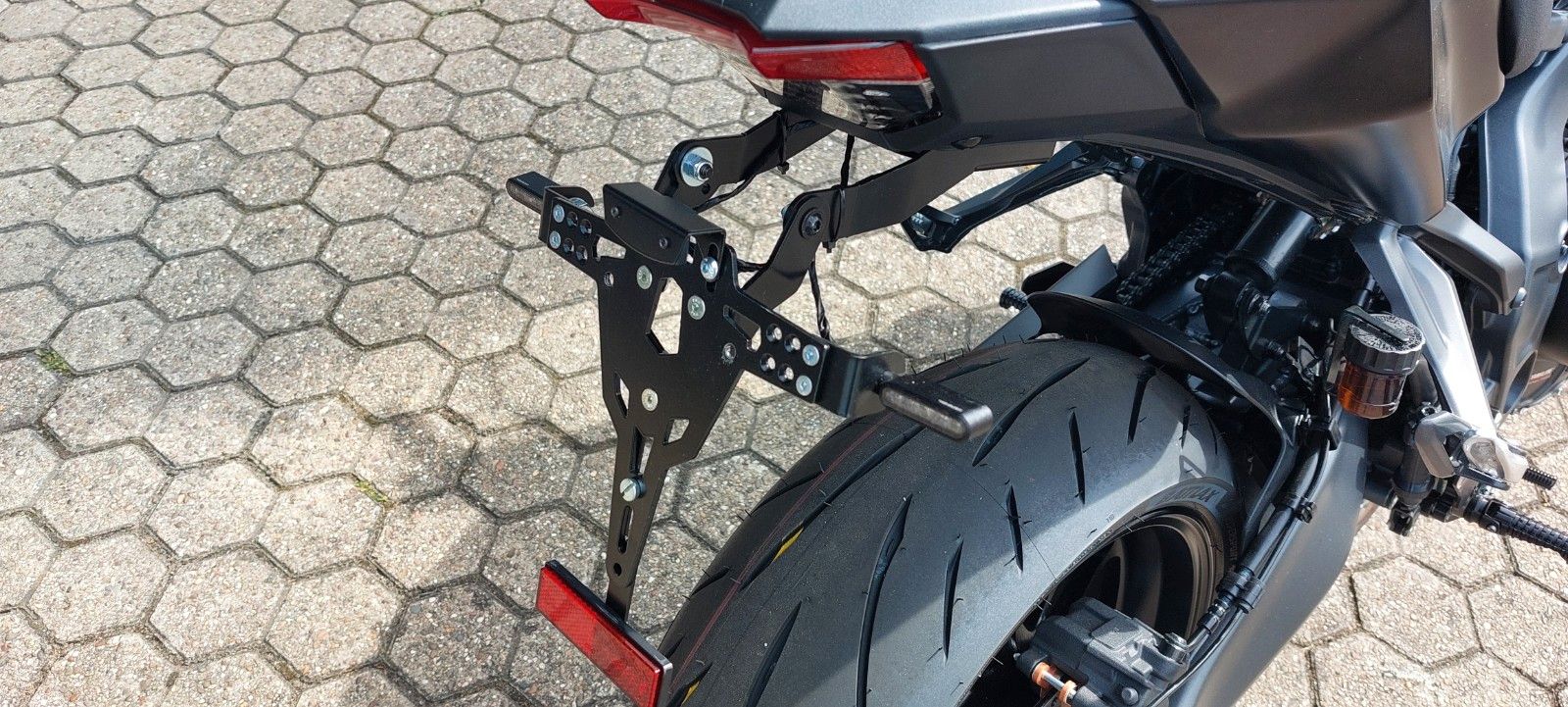 Fahrzeugabbildung Yamaha MT-09 25  Zubehör für 1300.-