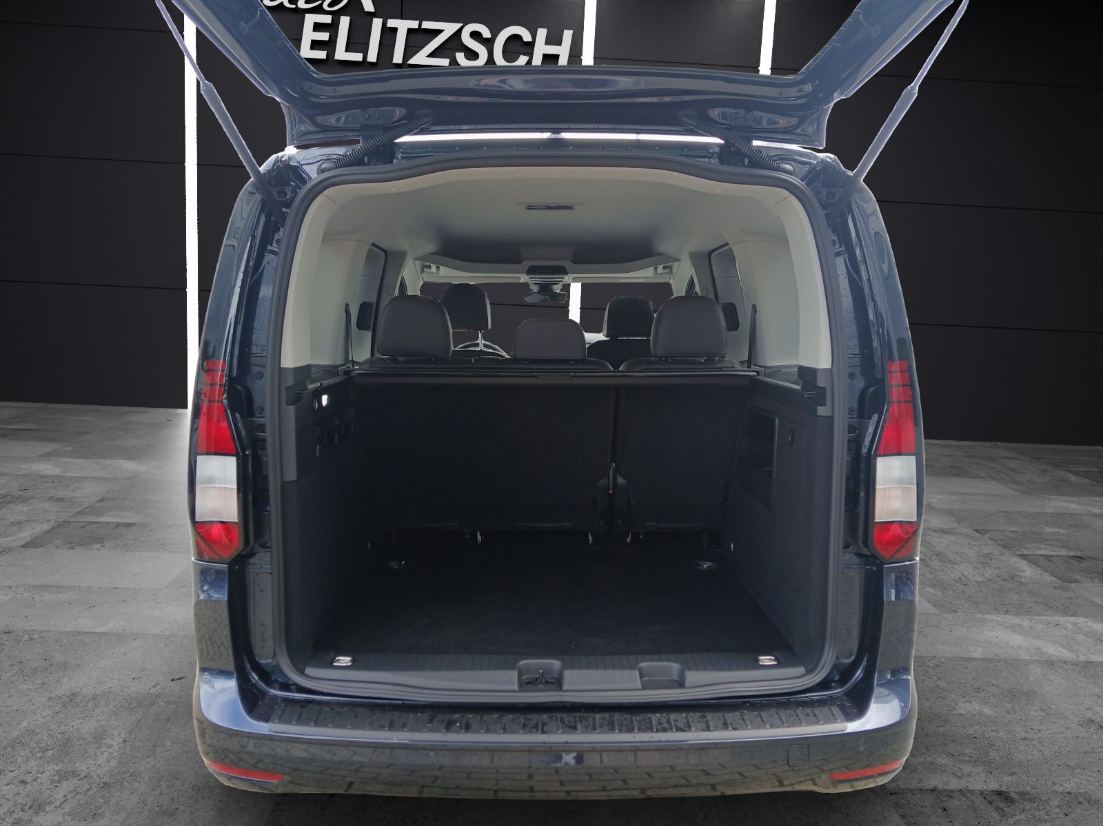 Fahrzeugabbildung Volkswagen Caddy TSI Life DSG CarPlay AID ACC RFK SH LM