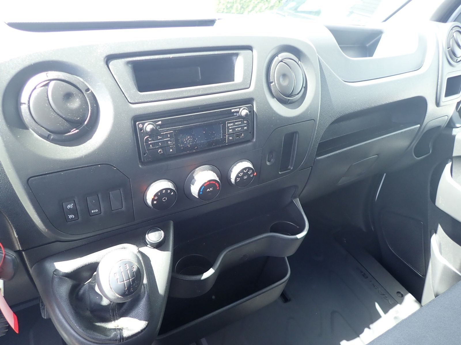 Fahrzeugabbildung Renault Master III Kasten L2H2 3.5to