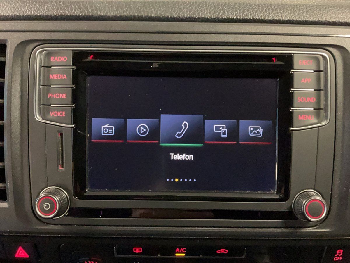 Fahrzeugabbildung Volkswagen T6 Kombi 2.0 TDI Klima AHK ParkPilot