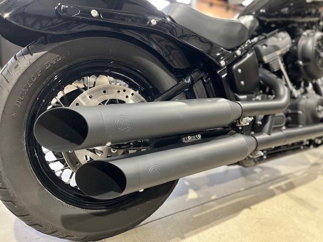 Fahrzeugabbildung Harley-Davidson FXBB Street Bob 107CUI mit Kesstech Auspuff